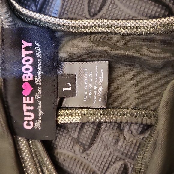 CUTE BOOTY HOODED BODY SUIT - Picture 6 of 8